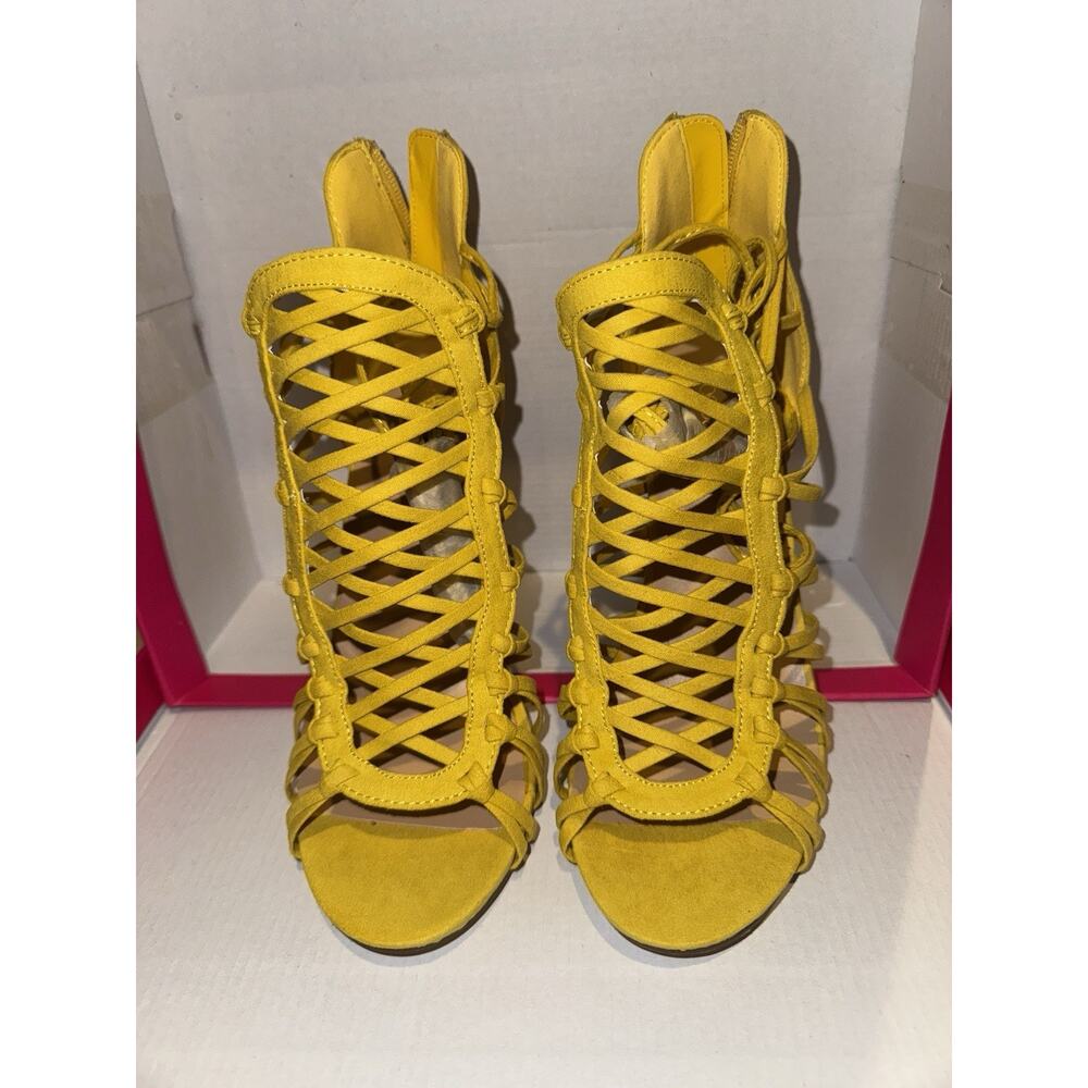Shoedazzle - Yellow Stilettos Size 8.5 With Additional Stiletto Caps - Brand New